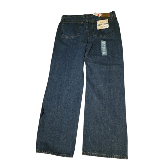 Arizona Jean Company Relaxed Fit Blue Jeans - Picture 1 of 5